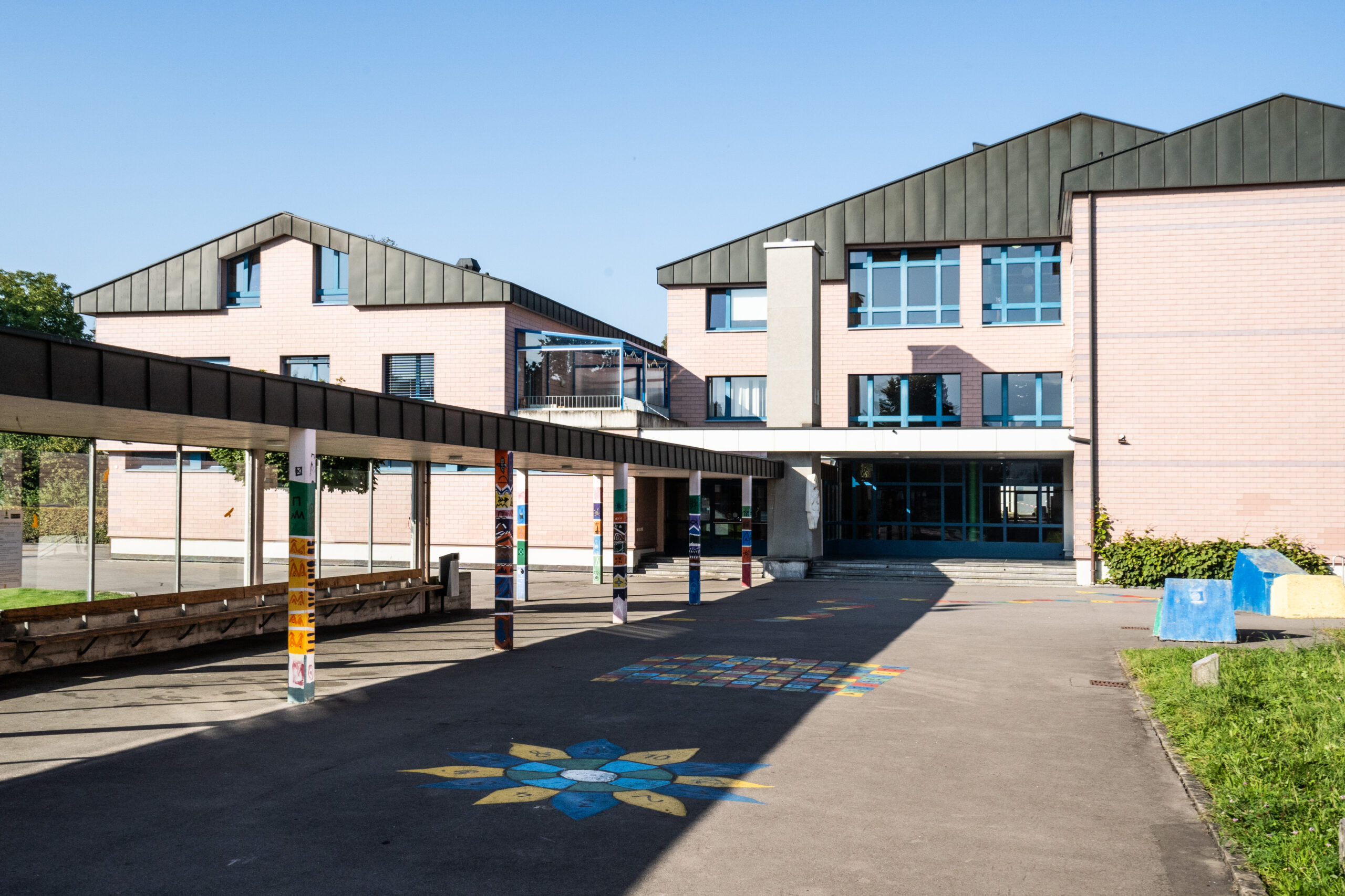 Schulzentrum Dorf 2-2009300831166400